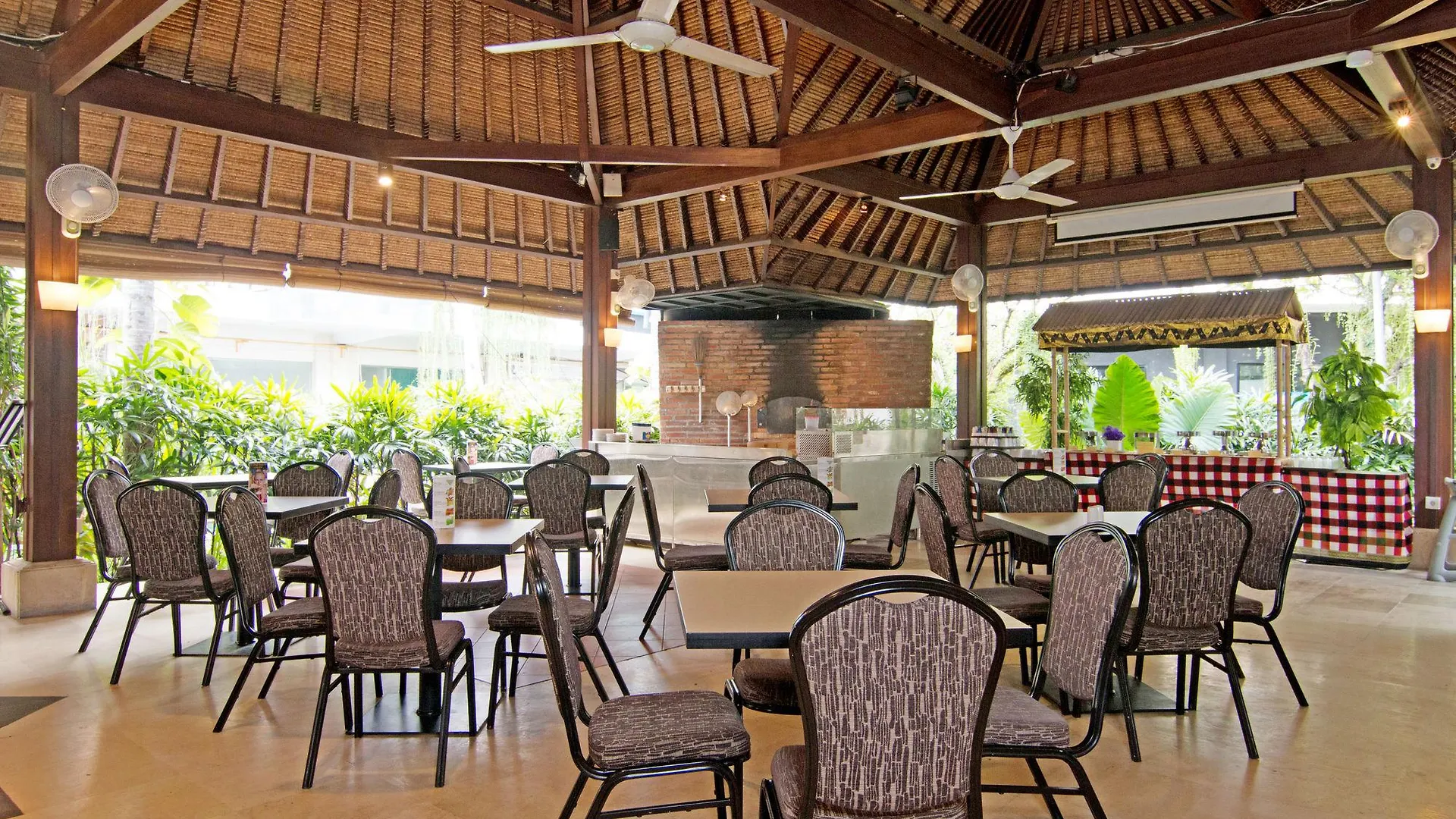 Zen Rooms Kuta Sentral Parkir 1